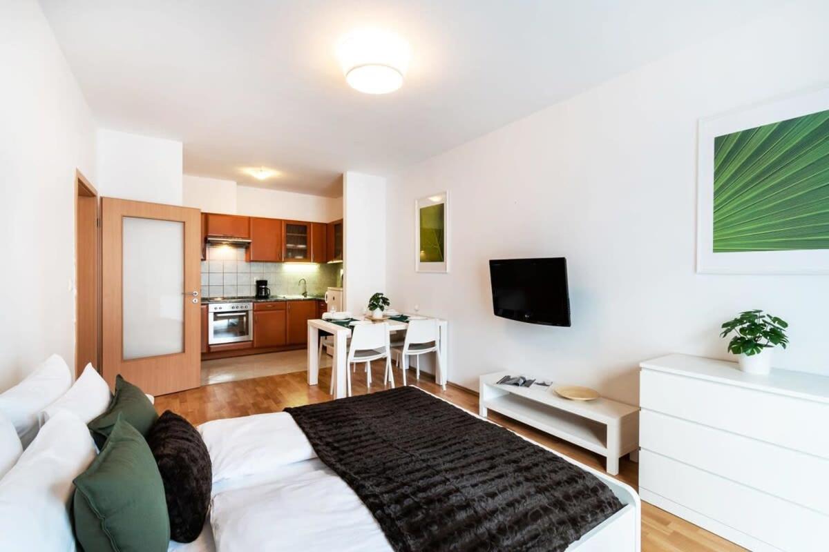 Pleasant & Comfy Apartment In Super Location Budapest Ngoại thất bức ảnh